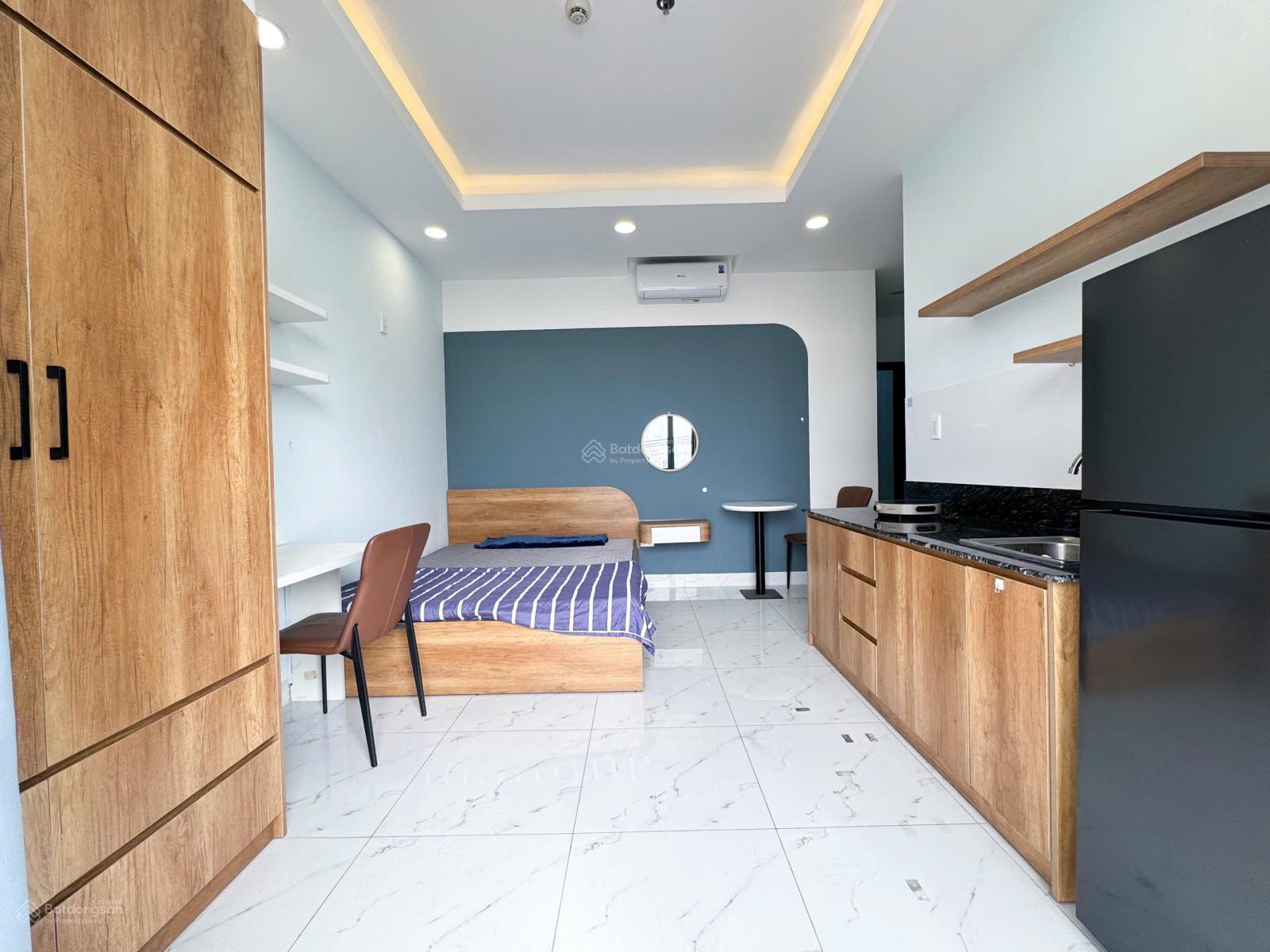 Cho thuê CC mini bancol tại Nguyễn Xí, 6,2 triệu, 30m2, giá tốt, view đẹp
