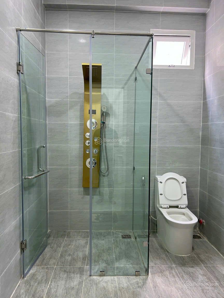 Cho thuê nhà mặt tiền 239 Ngô Gia Tự (DT: 4x16m 4 lầu mới đẹp) Quận 10 - giá 60 triệu Cho thuê nhà mặt tiền 239 Ngô Gia Tự (DT: 4x16m 4 lầu mới đẹp) Quận 10 - giá 60 triệu