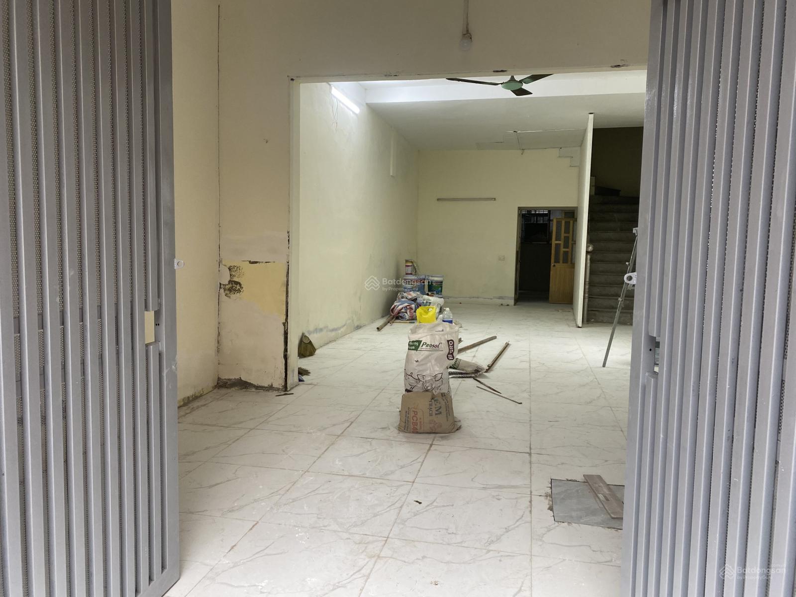 Cho thuê Văn phòng, cửa hàng kinh doanh, ở hộ gia đình tại Bùi Xương Trạch, thanh xuân