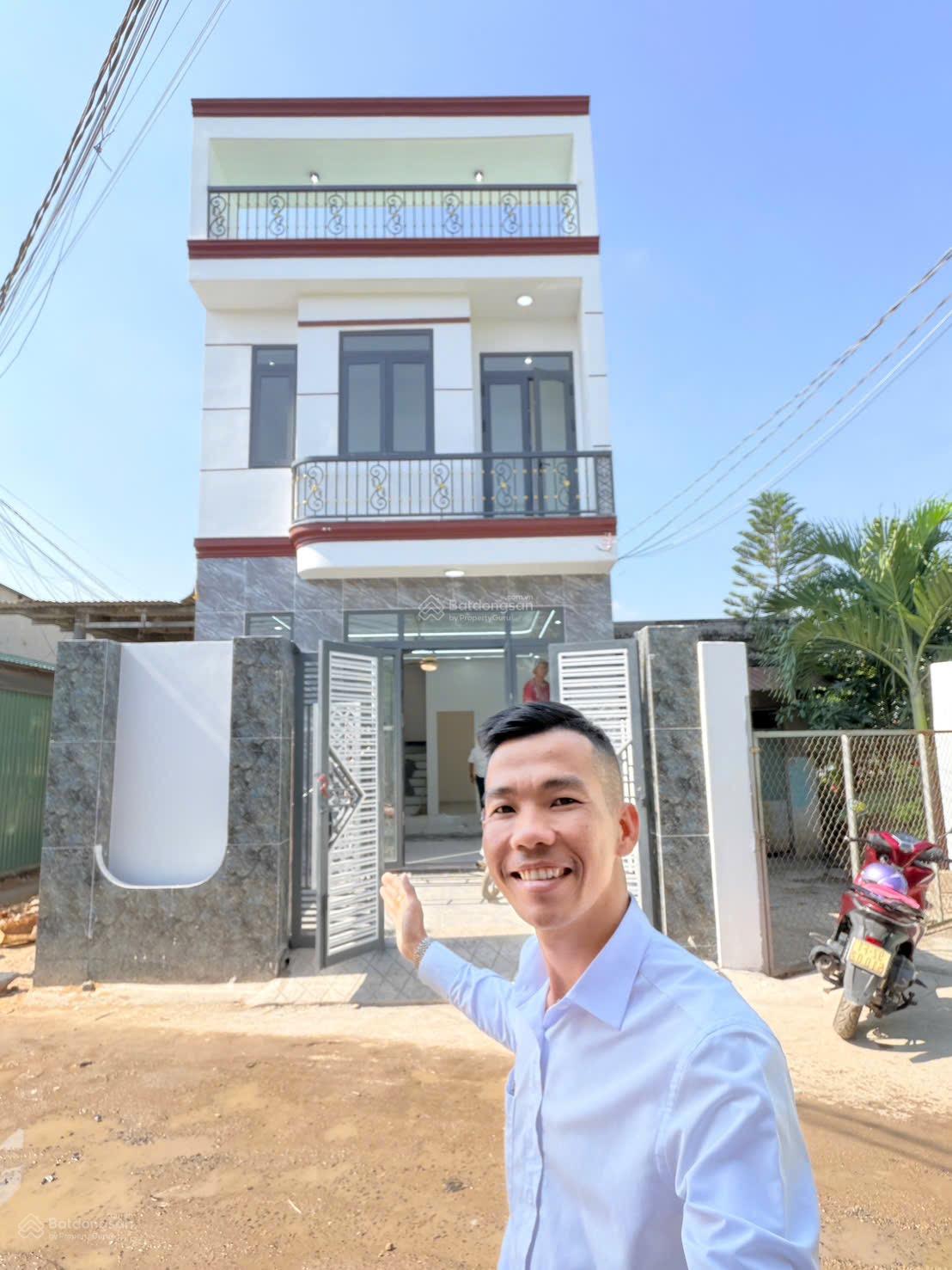 Bán nhà 1 trệt 1 lầu phường Biên Hoà (Tân Vạn cũ). DT: 5,2x11=60m2. Nở hậu: 6,2m. Giá: 3tỷ5