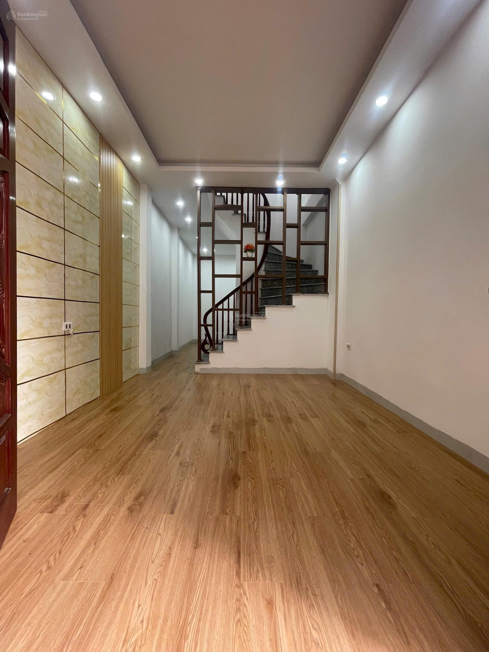 BÁN NHÀ TRUNG TÂM PHỤNG CHÂU - ĐỦ TIỆN ÍCH - CÓ SÂN RIÊNG - 3.55 TỶ - 0988 625 ***
DUY NHẤT 1 CĂN