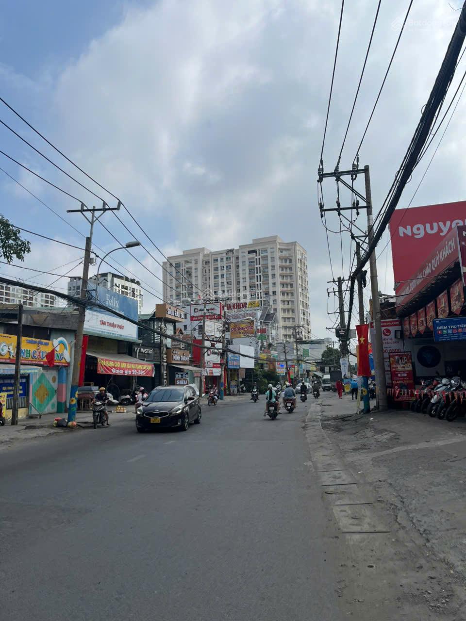 Bán nhanh nhà 1 lầu mặt đường Nguyễn Duy Trinh