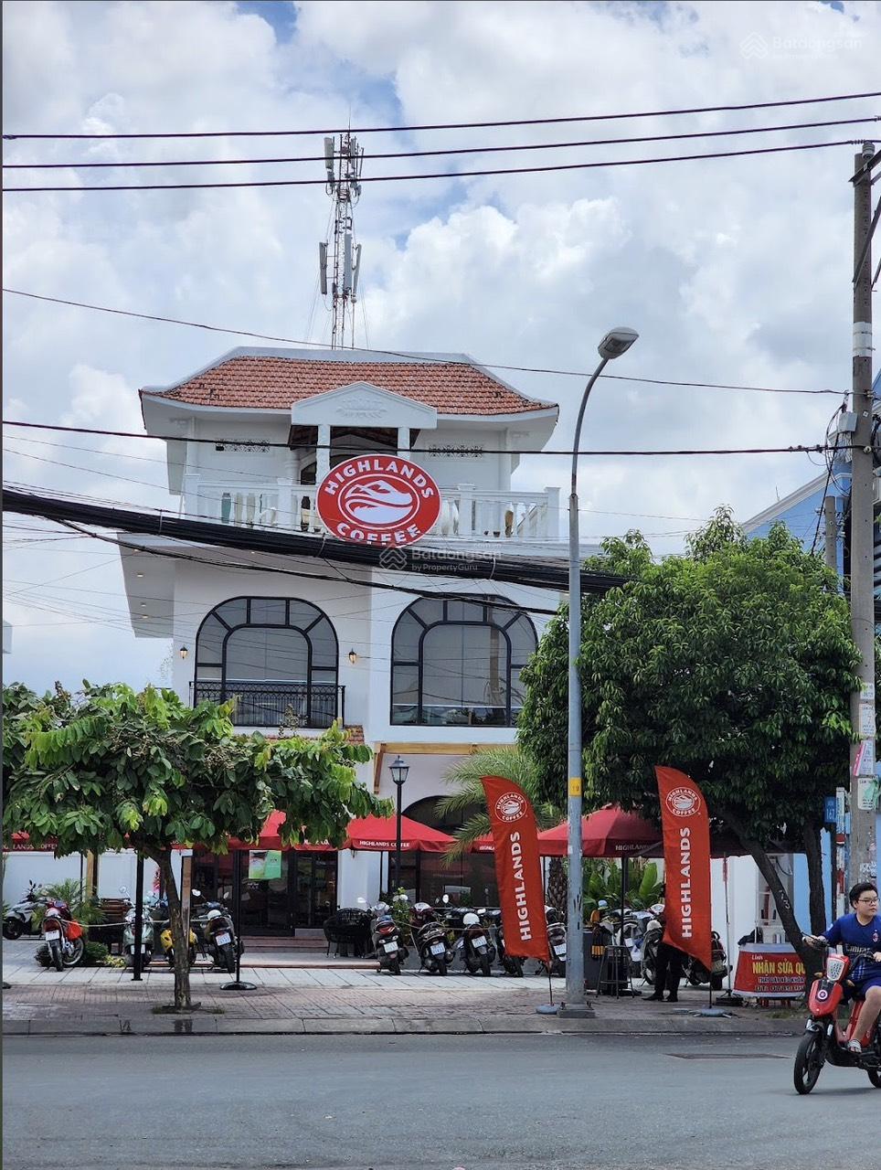 Bấn nhà góc 2 mặt tiền Trần Hưng Đạo P1 Q5 DT 7.85x20m XD mới hầm 10 tầng giá giảm 15 tỷ