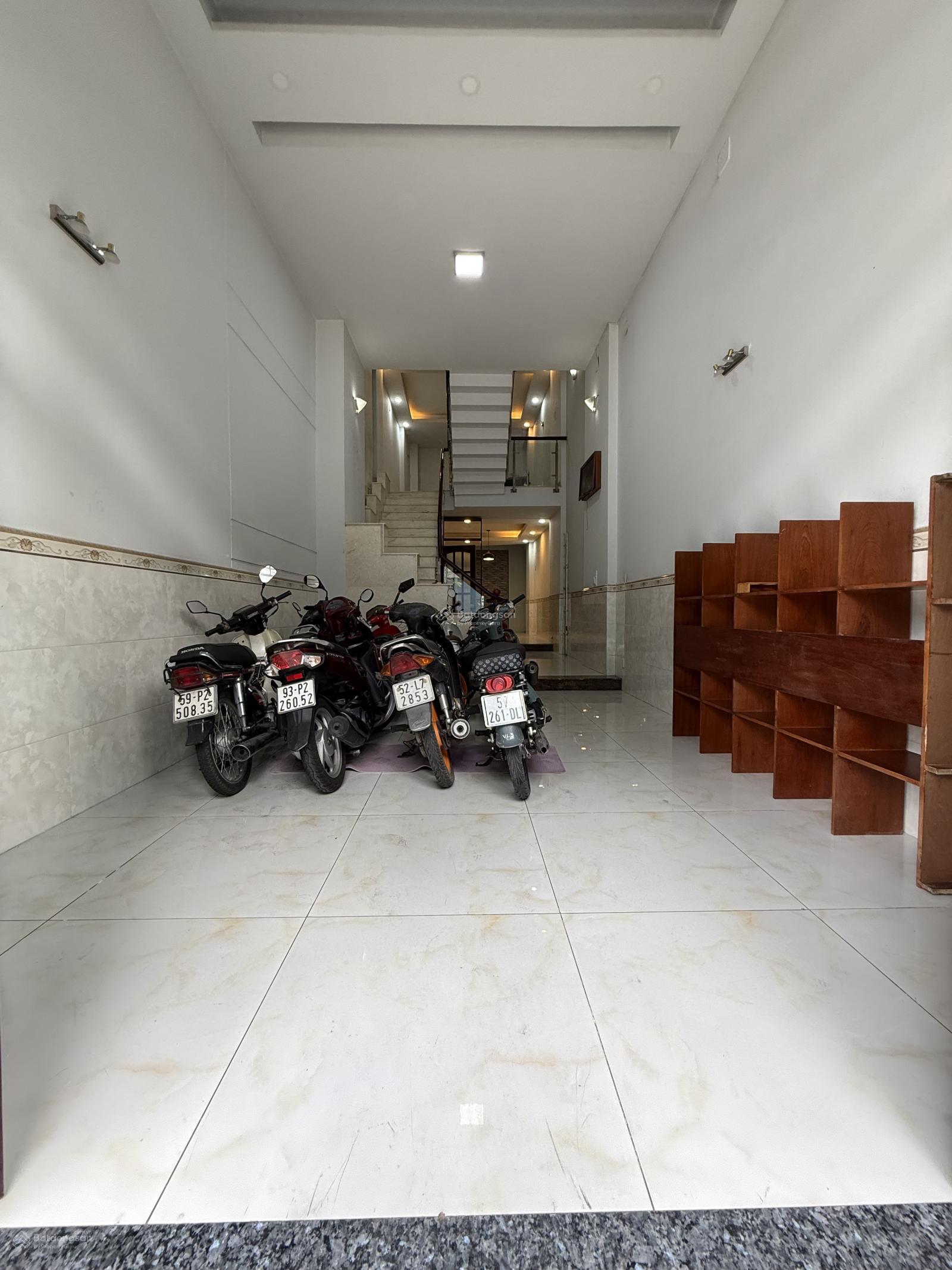 Nhà MT Bàu Cát 8 P14 Tân Bình, 4x16, 5 tầng, 6pn 6wc , giá 15.8 tỷ TL