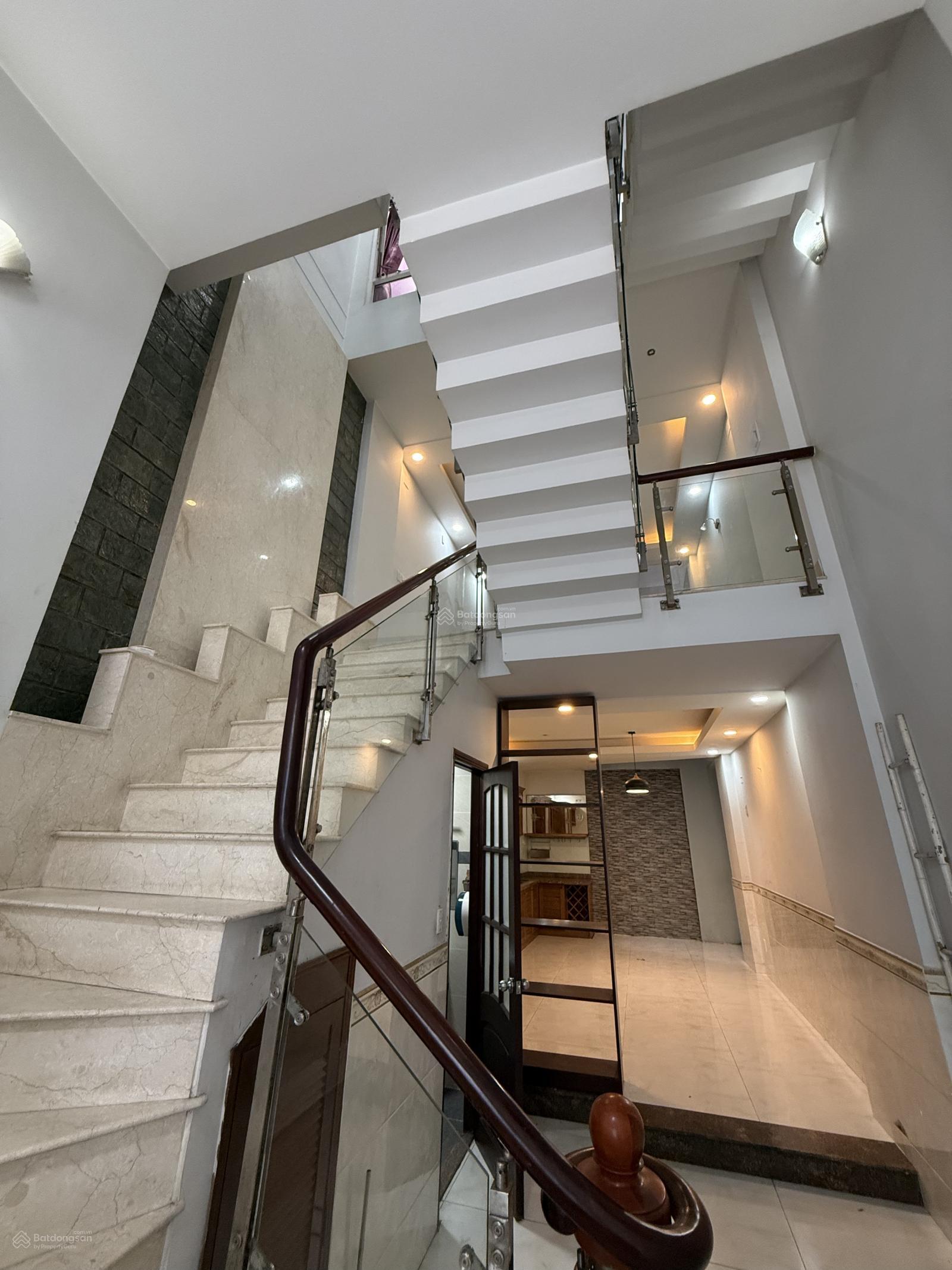 Nhà MT Bàu Cát 8 P14 Tân Bình, 4x16, 5 tầng, 6pn 6wc , giá 15.8 tỷ TL