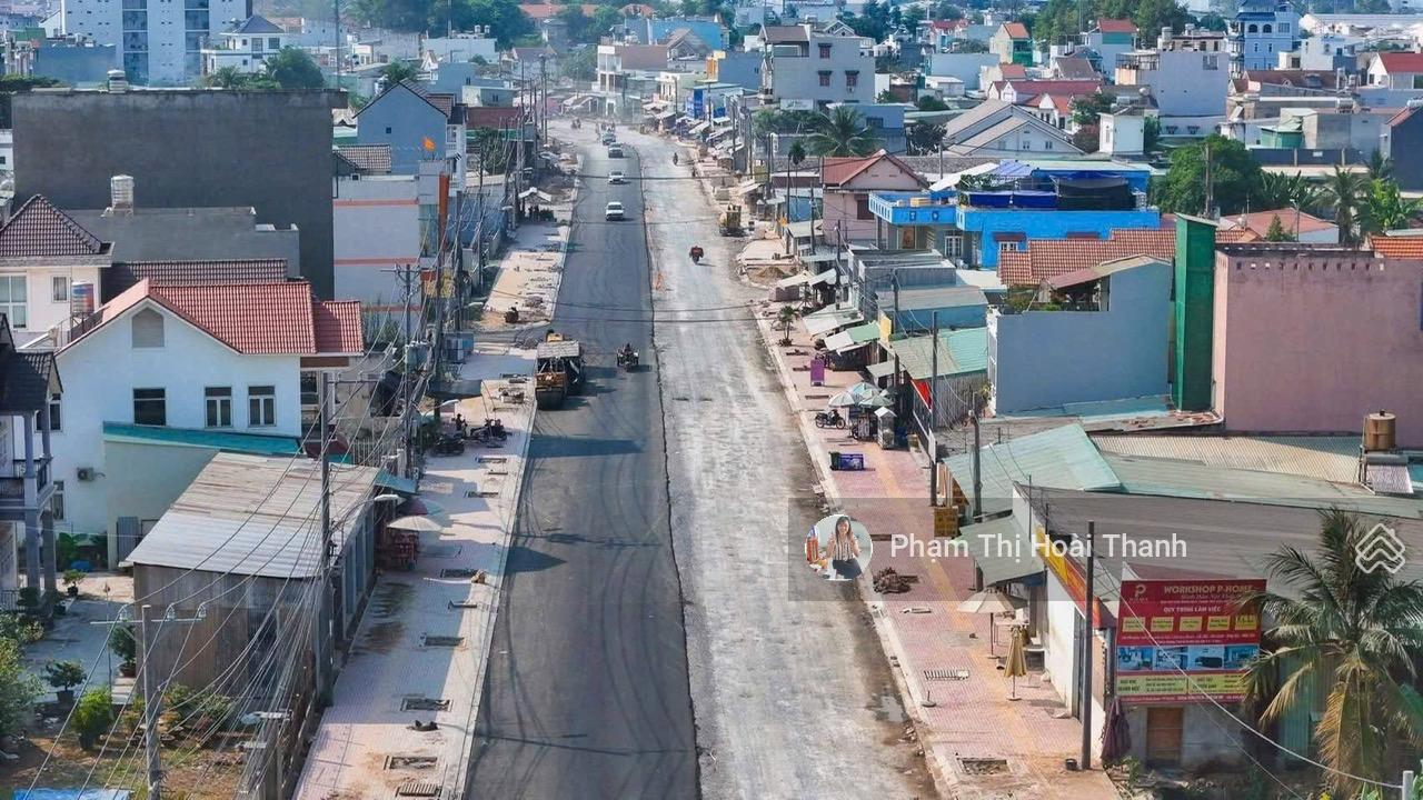 NHÀ ĐẸP MUA Ở HOẶC ĐẦU TƯ, CHỦ GẤP BÁN TRƯỚC TẾT
Nhà cấp 4 - Lò Lu - 100m2 - ngang 7m - chỉ 5 tỷ