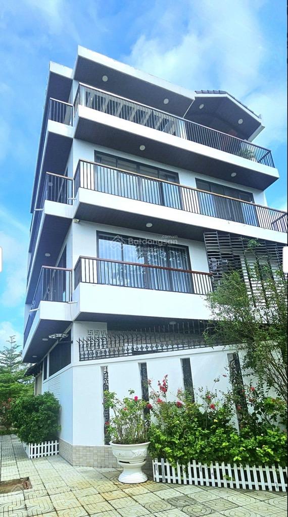 Bán nhà mặt tiền 4 tầng đường Quản Trọng Linh ngang 9m gần chợ giáp Quận 7 Tặng nội thất lung linh