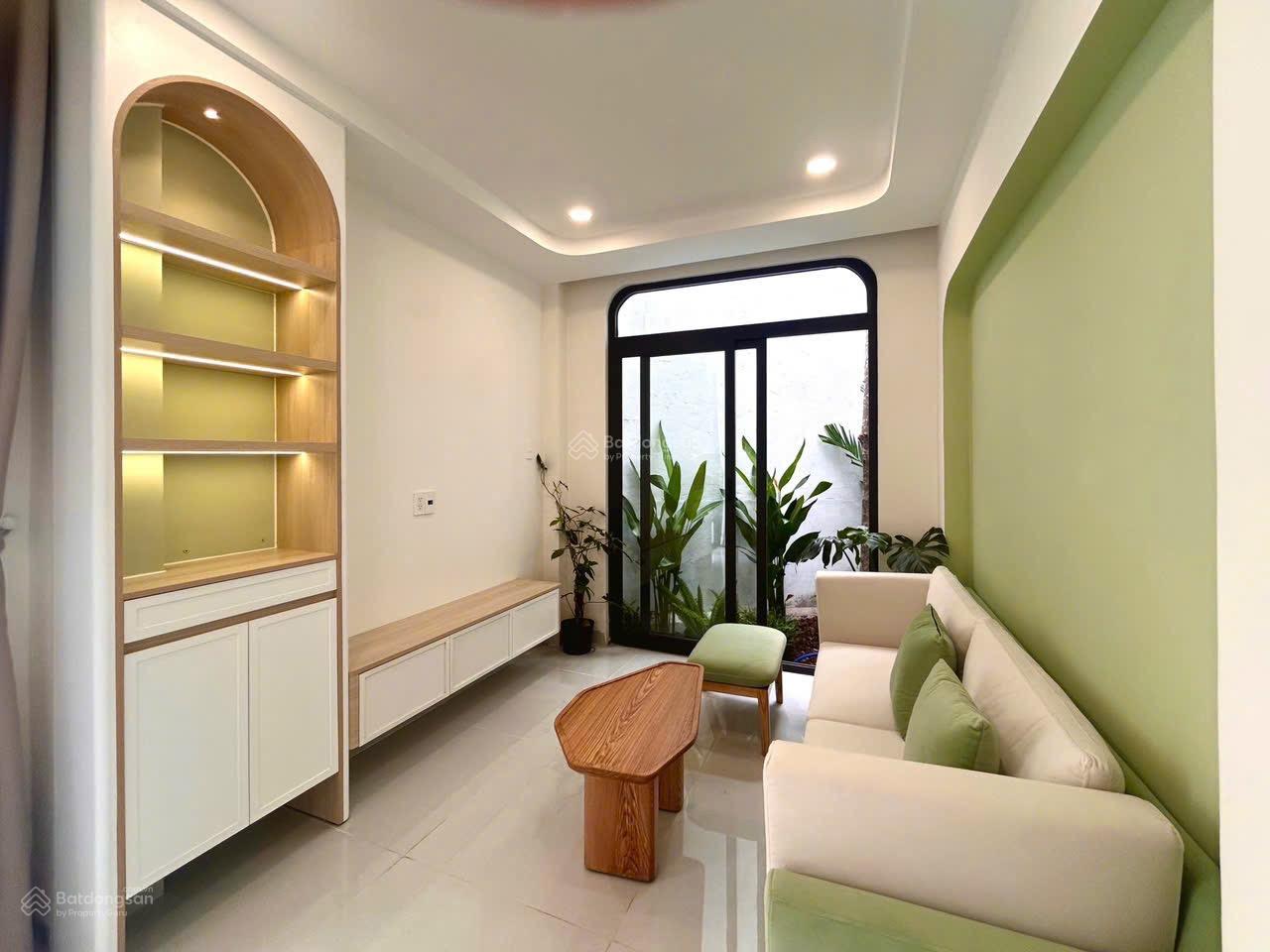 Bán nhà 3 tầng 72m2- 4pn- đường thông Lê Văn Việt- TNPA quận 9 cũ