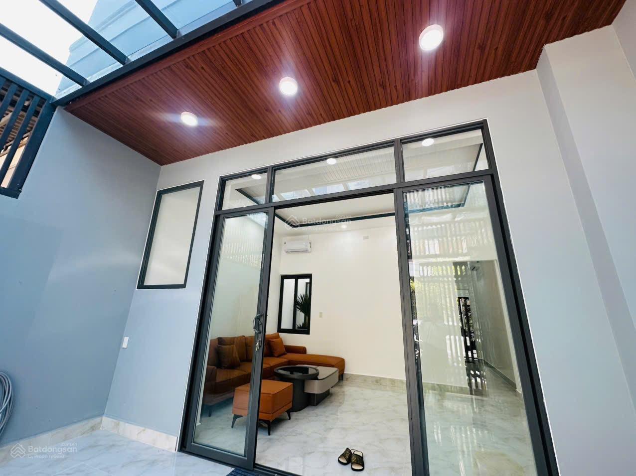 NHÀ GẦN BIỂN ĐƯỜNG D4 ,THÔNG LÊ THANH NGHỊ & NGUYỄN LỘ TRẠCH, PHƯỜNG NHA TRANG 8.3tỷ