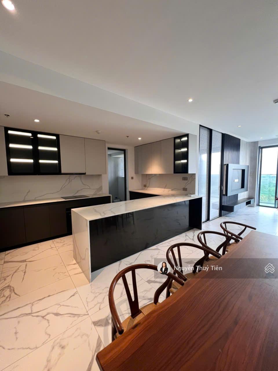 The Crest cho thuê 2PN + 1, full nội thất mới 100% - tầng cao view Landmark81