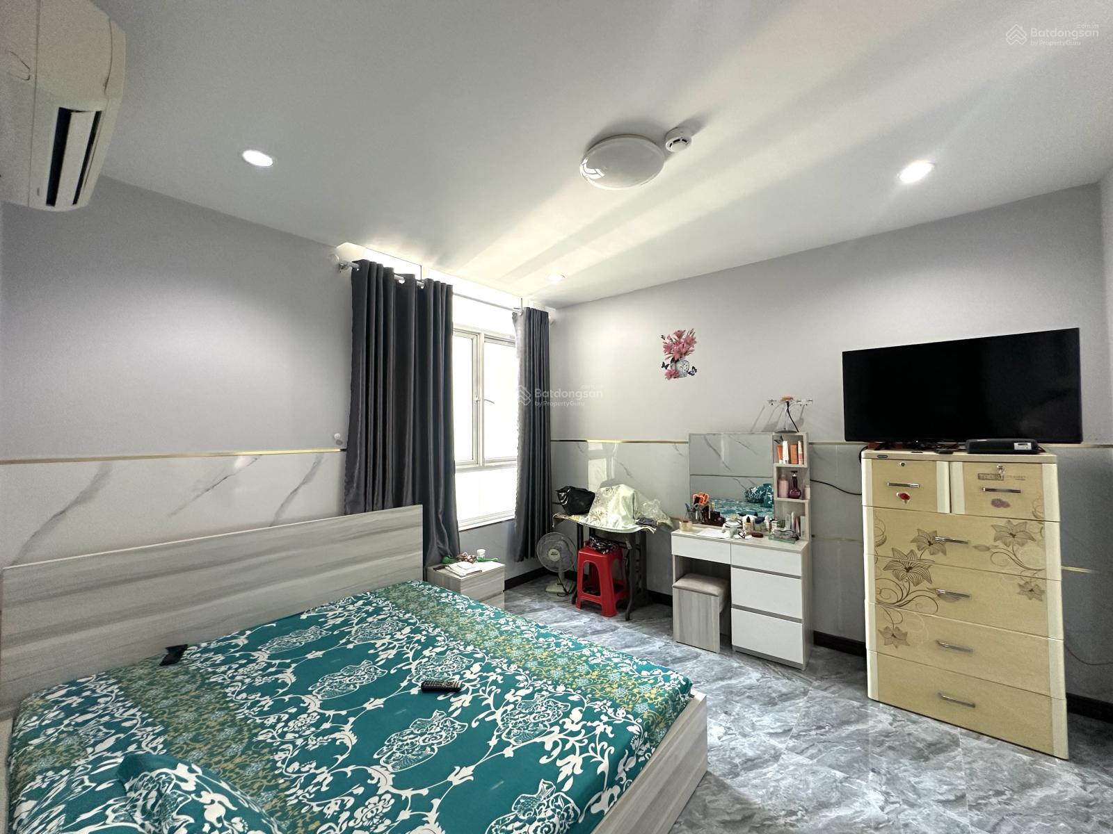 Bán căn hộ Tây Nguyên Plaza 89m2, 2 phòng ngủ, full nội thất, Tây Nam, sổ hồng, tầng 11, thang máy