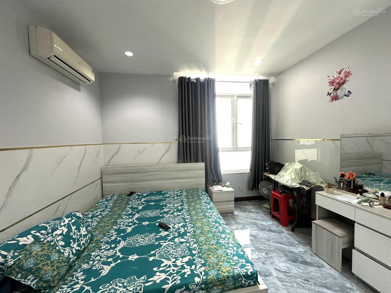 Bán căn hộ Tây Nguyên Plaza 89m2, 2 phòng ngủ, full nội thất, Tây Nam, sổ hồng, tầng 11, thang máy
