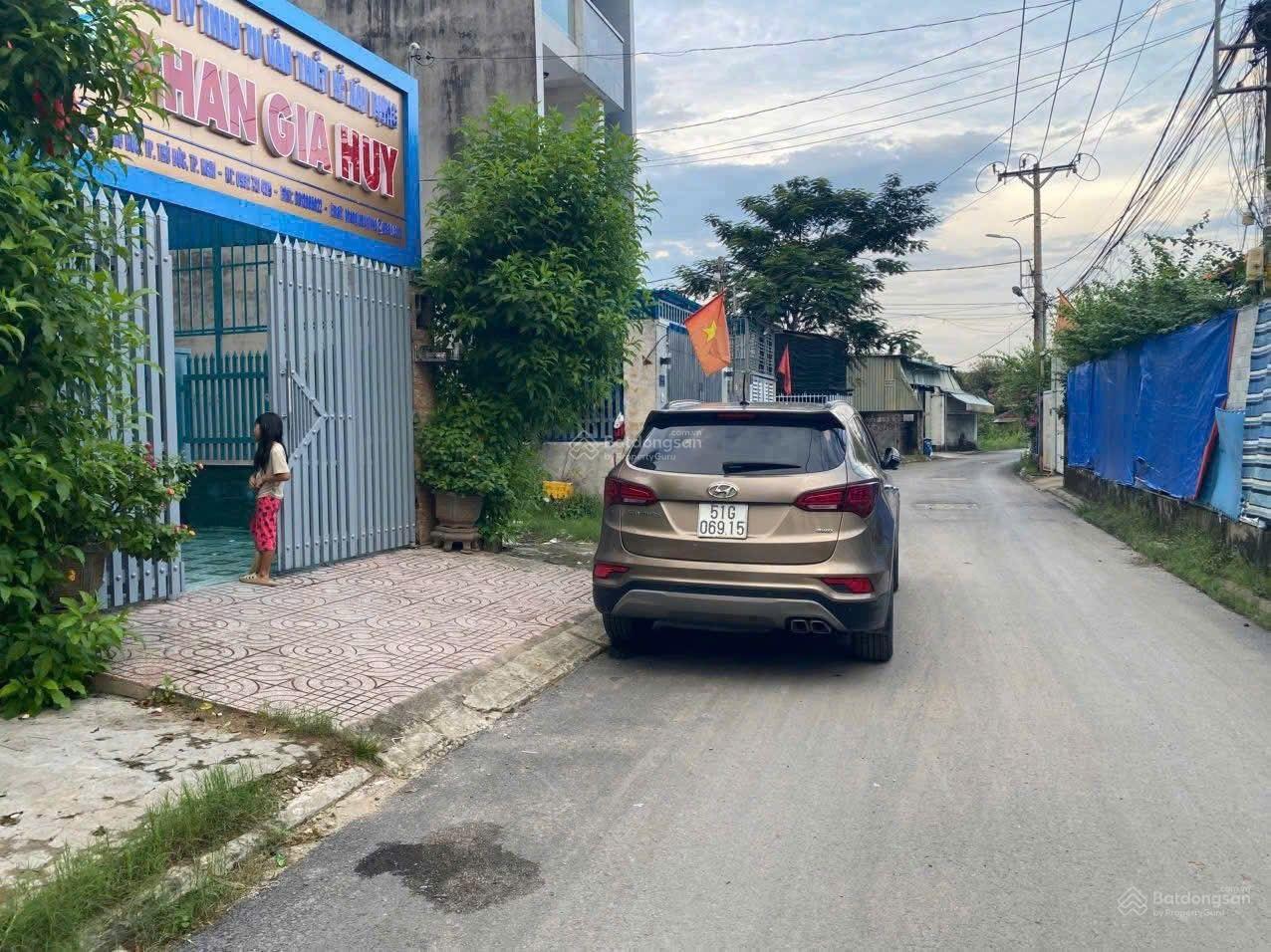 Chính chủ bán lô 83m mặt tiền đường 963, phú hữu giá 5.5 tỷ ( Sổ sẵn )