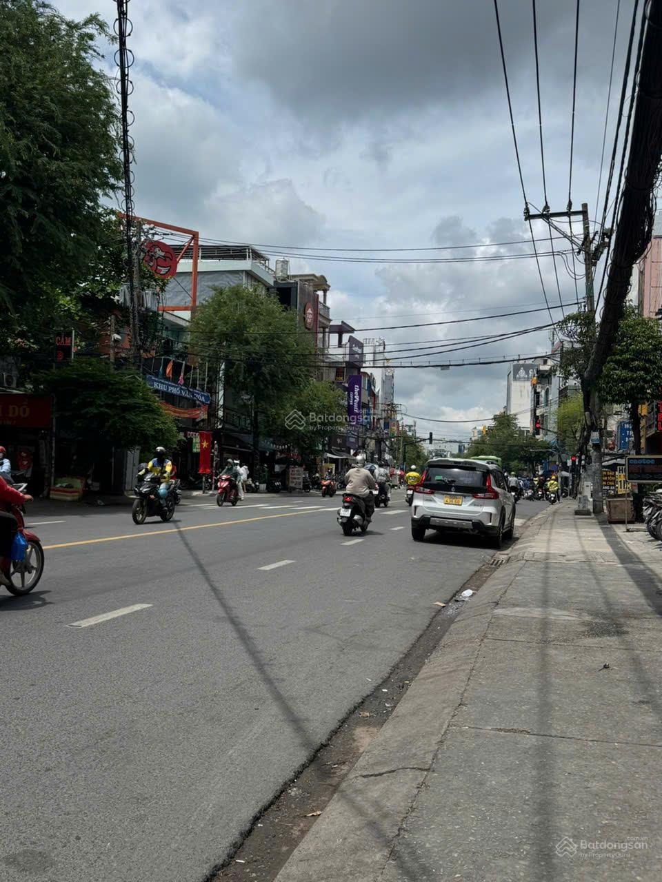 Bán Nhà Giá Tốt Nhất Mặt Tiền D2 - Nguyễn Gia Trí Bình Thạnh - 4 x 20m Hầm 5 tầng - Giá 33.5 tỷ