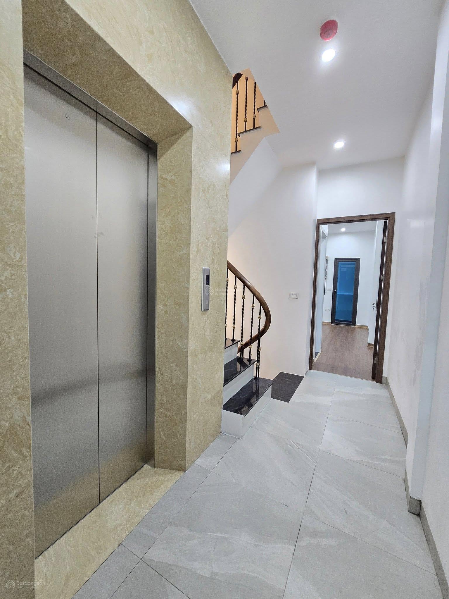 Phan Kế Bính - 1 nhà ra phố, ô tô vào nhà, KD đắc địa, 7T thang máy  60m MT 5m giá 25 tỷ