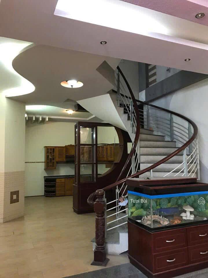 Cho thuê biệt thự sân vườn ngay Dã Tượng phường Vĩnh Nguyên Nha Trang, 5 phòng ngủ 5 wc giá 16 tr