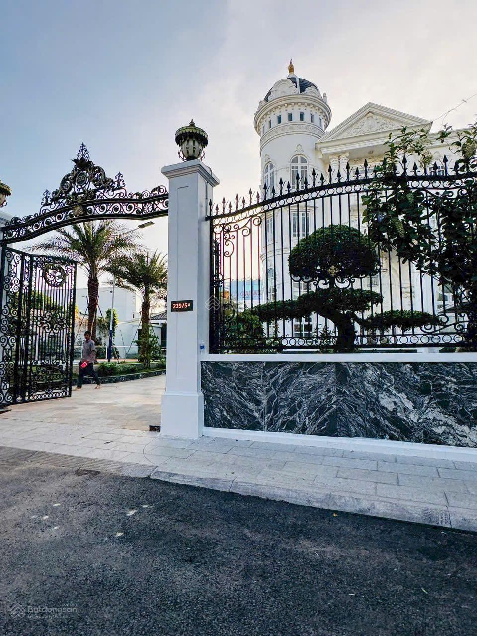 Đất Giảm 6 Tỷ | 2MT Nguyễn Duy Trinh Q2 | 20m x 45m = 915,2m² | Giá 104 Tỷ | Thuê 260 Tr Đất Giảm 6 Tỷ | 2MT Nguyễn Duy Trinh Q2 | 20m x 45m = 915,2m² | Giá 104 Tỷ | Thuê 260 Tr