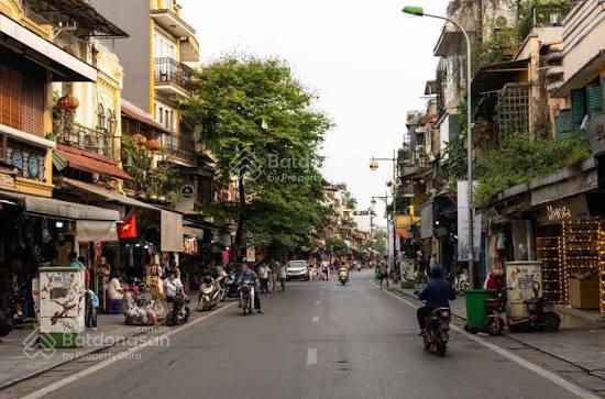 Cho thuê nhà mặt phố Hàng Đào - diện tích 140m² x 4 tầng, mặt tiền 3m, siêu phẩm Phố cổ