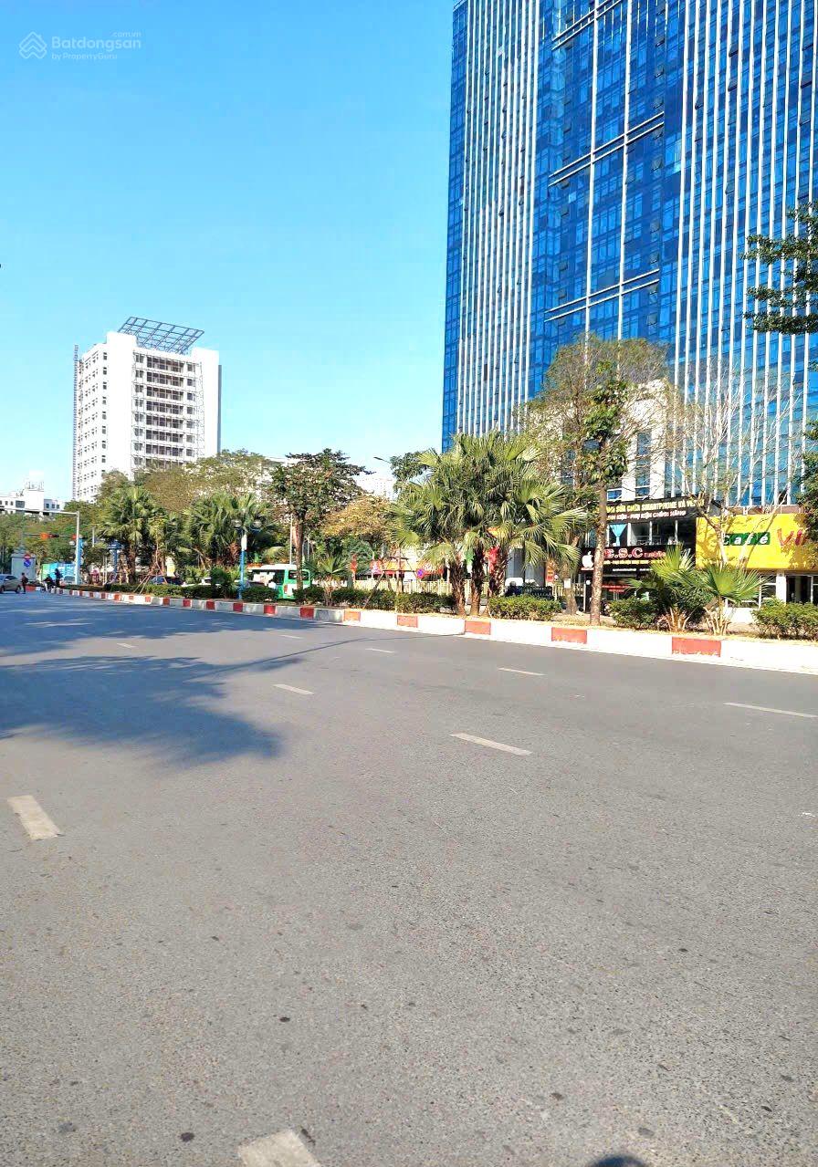 Bán nhà mặt phố Võ Chí Công 67m2, giá: 37 tỷ. Tây Hồ