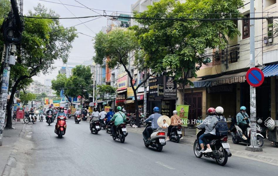 NHÀ 4.2 X14, SỔ VUÔNG, HẺM OTO- GẦN MẶT TIỀN VẠN KIẾP ngay Phan Xích Long.