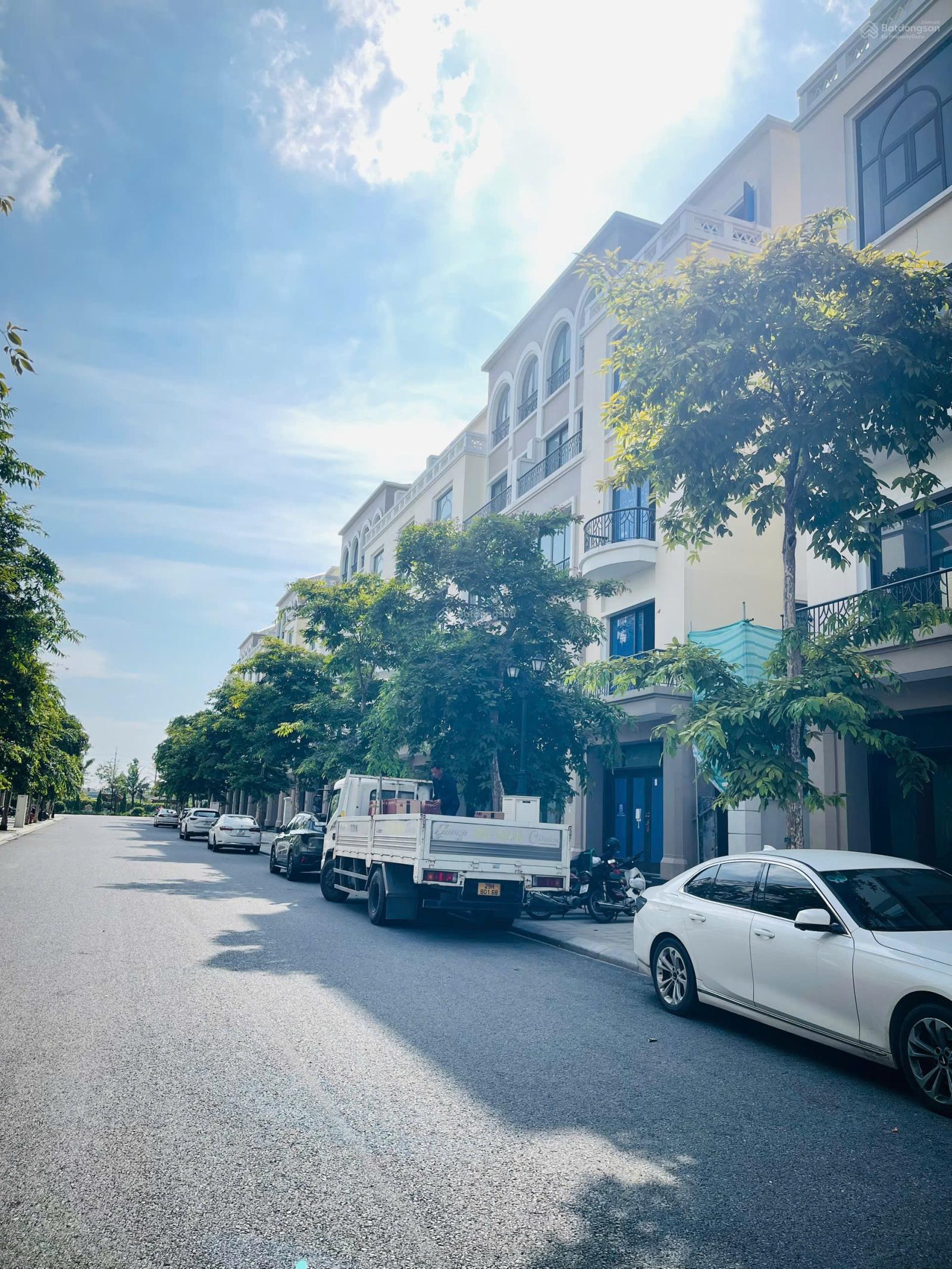 Bán căn liền kề cọ xanh gần trường học tại Vin 2 diện tích 65m2 giá 9,3 tỷ sẵn sổ giao dịch nhanh