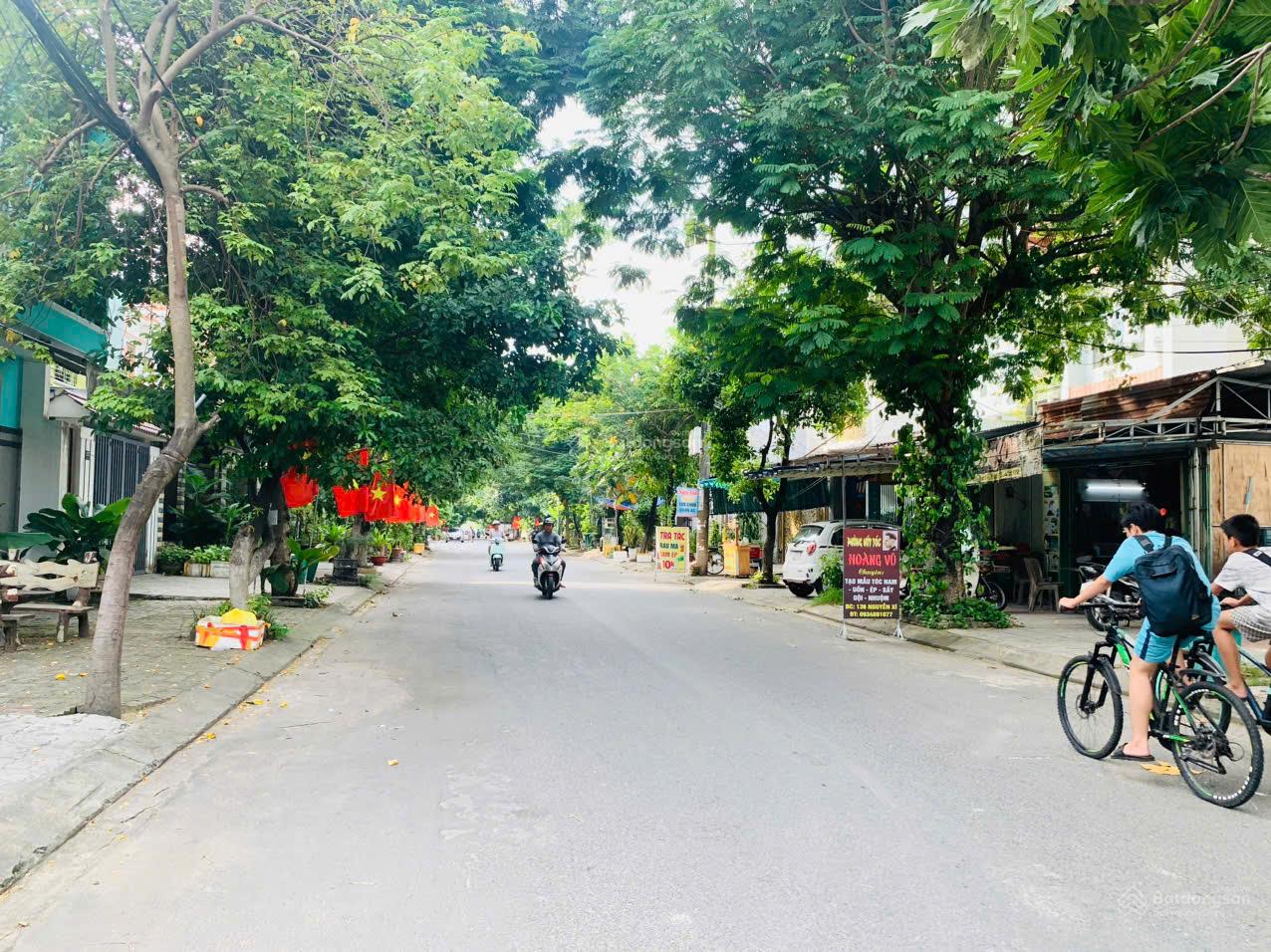 Bán nhà chính chủ MT đường Nguyễn Xí 4 tầng 4 mê,kiên cố full nội thất giá nhỉnh 8 tỷ Bán nhà chính chủ MT đường Nguyễn Xí 4 tầng 4 mê,kiên cố full nội thất giá nhỉnh 8 tỷ