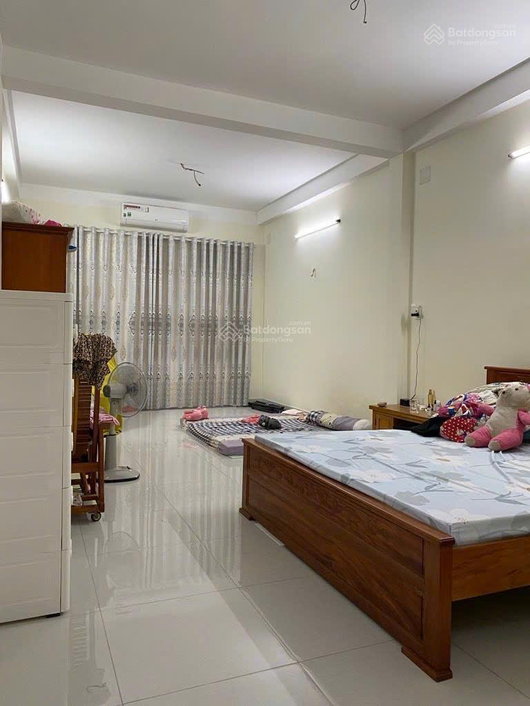 Chính Chủ Bén Nhà Ngay Aoen Tân Phú, 3Tầng Đúc Thật, 4x16m, Oto Vô Nhà