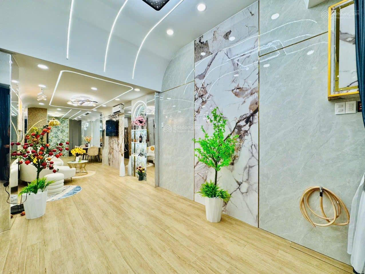 SIÊU PHẨM 5 SAO MẶT TIỀN NGUYÊN HỒNG | 3 PHÒNG MASTER | hợp áo cưới, spa. Chỉ 11 TỶ HƠN