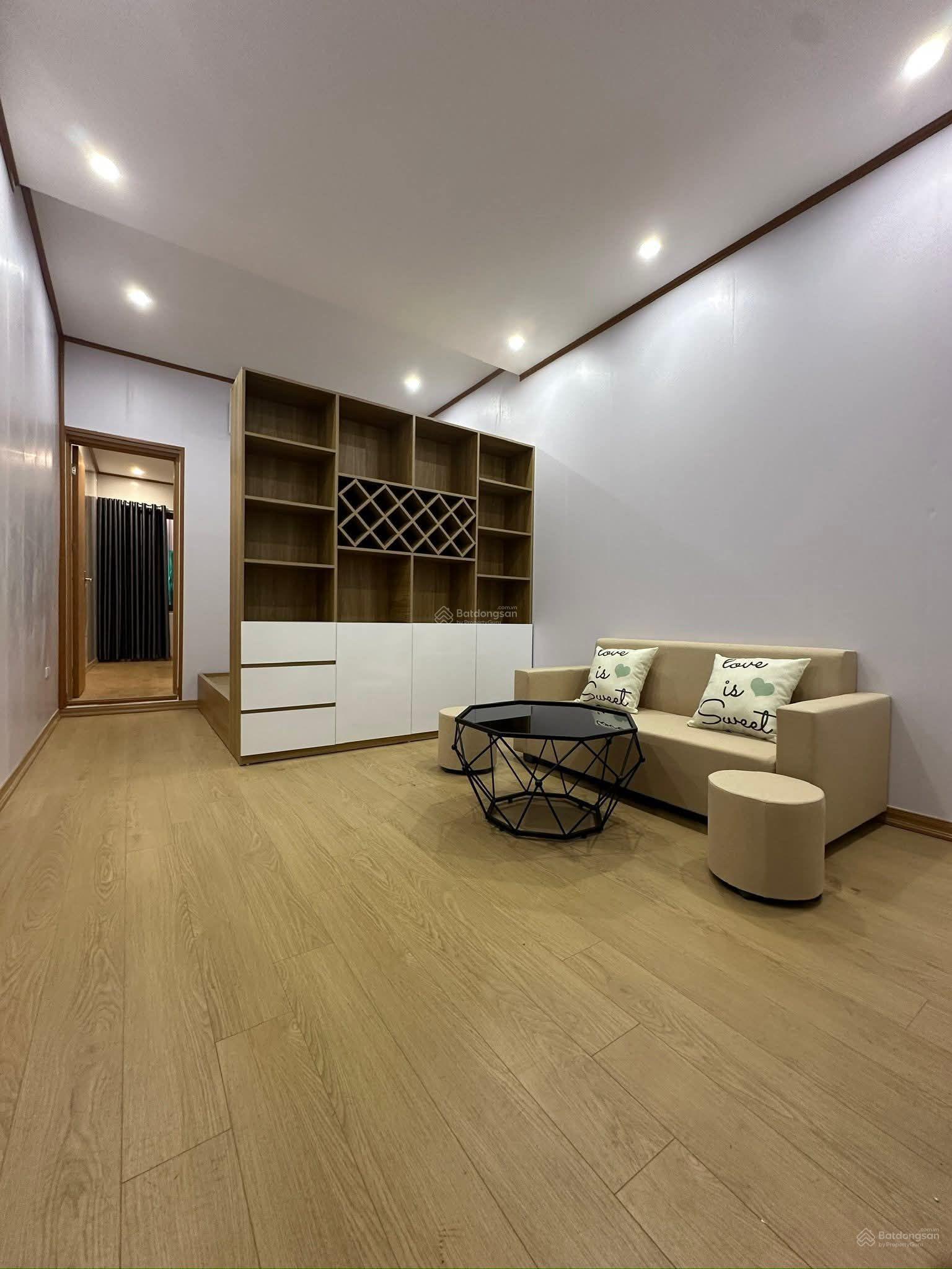 Bán Tập thể Thái Thịnh - 55m2 - 2PN - 1WC - Giá 3.5 tỷ - Full nội thất