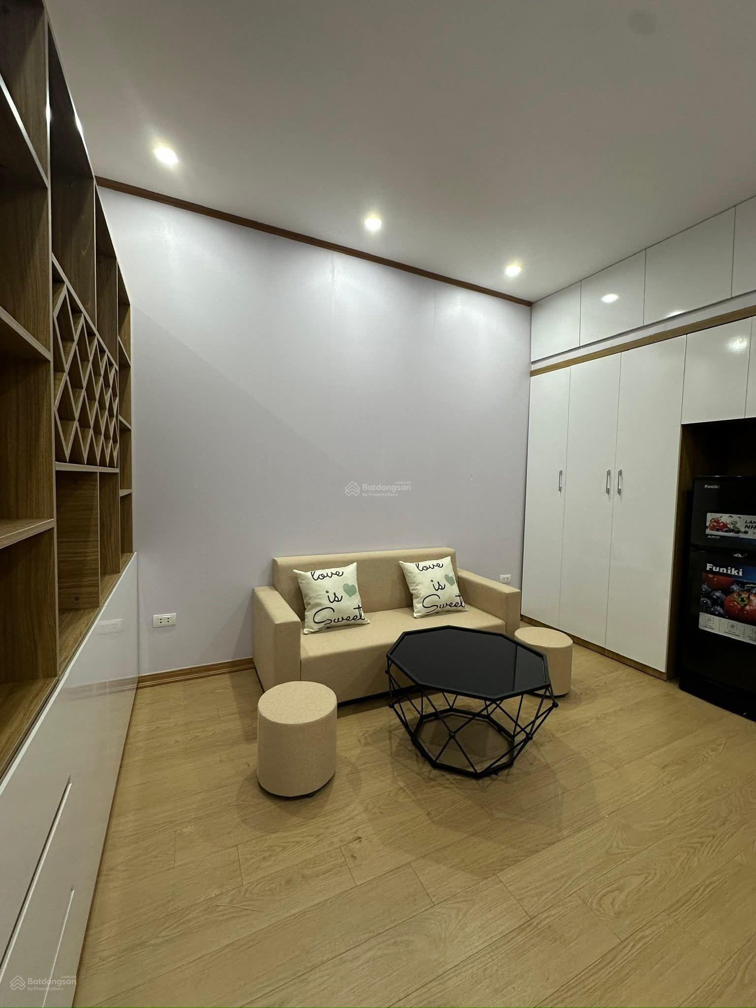 Bán Tập thể Thái Thịnh - 55m2 - 2PN - 1WC - Giá 3.5 tỷ - Full nội thất