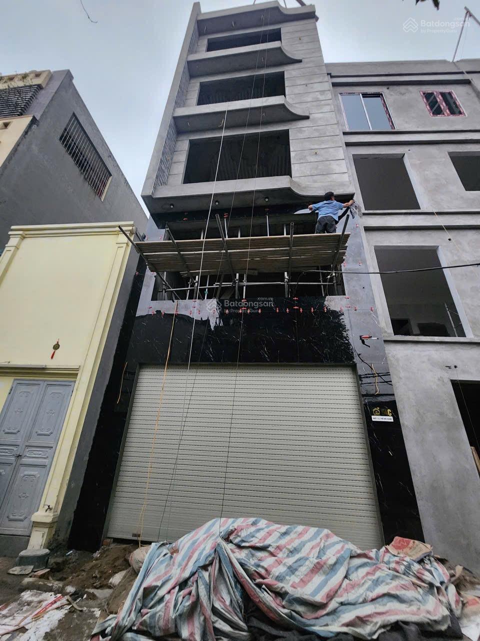 Cần bán căn nhà xây mới 6 tầng thang máy đường ô tô tránh tại Đức Giang, Việt Hưng, Long Biên