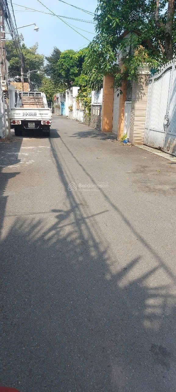 Chính chủ gửi bán lô đất kp2 phường tân hiệp .trên đất có dãy trọ cũ Đối diện công an chữa cháy
Gi