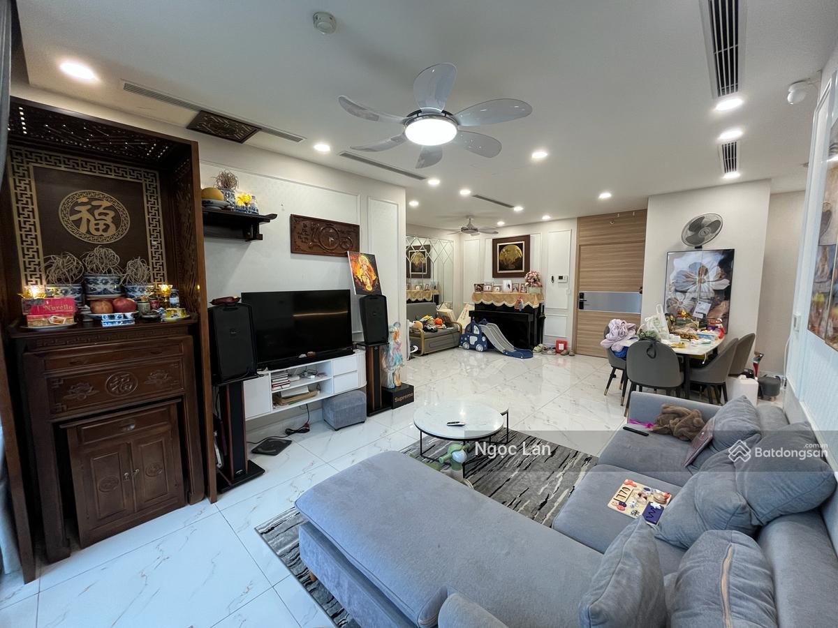 Nhà đẹp phố Phương Mai dt khủng 52/110m2 sổ đỏ tầng 3 lô góc tổng 5 phòng: Khách ,ăn ,3 ngủ 2 vs .