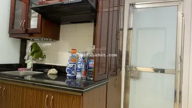 Chính chủ bán căn tập thể nguyên căn, dt 70m2 (sổ 48m2) 2pn, 2vs, Giá 4,7 tỷ (TL ).