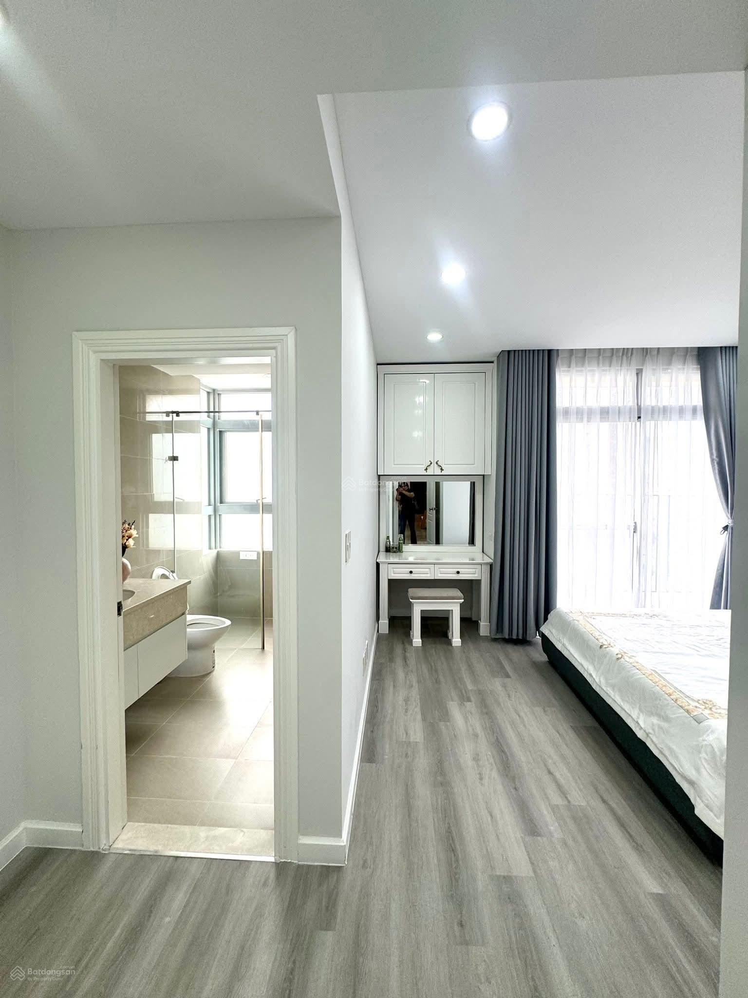 Bán căn hộ Star hill phú mỹ hưng,95m, 3pn,2wc, full nội thất mới,kèm ô xe hơi giá chỉ 9.xty Bán căn hộ Star hill phú mỹ hưng,95m, 3pn,2wc, full nội thất mới,kèm ô xe hơi giá chỉ 9.xty