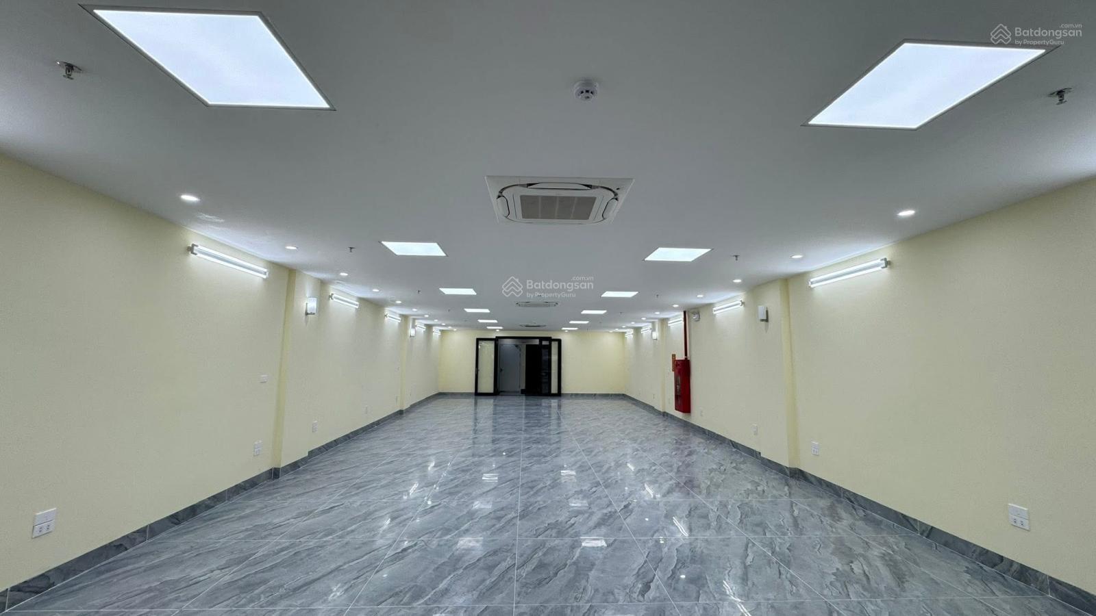 Đại La Hai Bà Trưng.Toà nhà 9 tầng sang xịn mới đẹp hiện đại thông minh.Vị trí đắc địa đẹp nhất phố