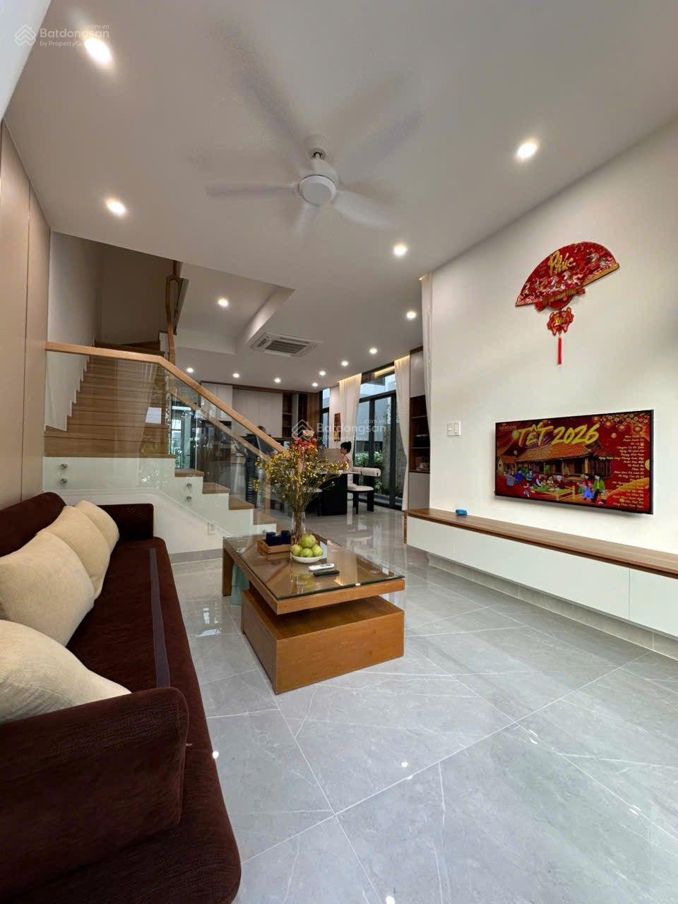 Cho thuê Villa sân vườn 7x15 ID Junction kế góc thoáng mát Full Nội Thất