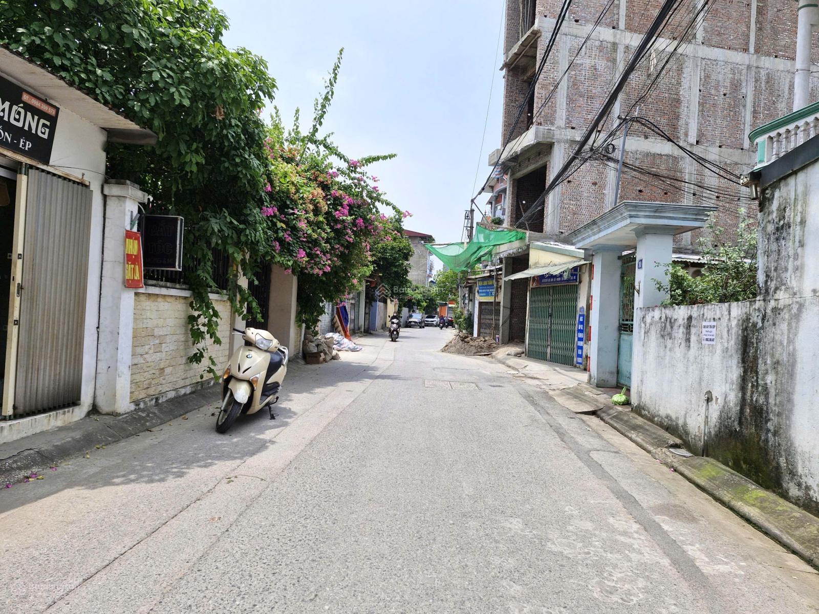 Bán đất Nguyễn Văn Linh, Thạch Bàn, 81m2, MT 5.1m, giá 13.2 tỷ, ô tô tránh, kinh doanh sầm uất