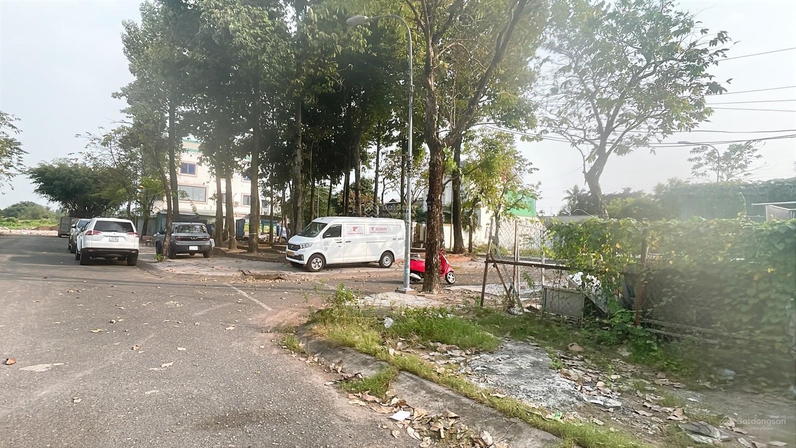 Đất góc 2 mặt tiền Đường 668 Quốc Lộ 13 Hiệp Bình Phước DT: 10 x 23 Giá chỉ 16tỷ