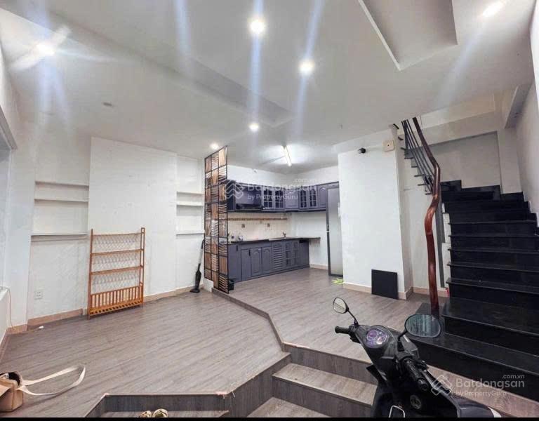 H3G cạnh MT - Huỳnh Văn Bánh - 34m2 ngang 5.5m - 4 tầng, 4PN 4WC.