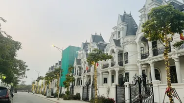 Chính chủ cần bán biệt thự cạnh đường 25m. Giá 60 tỷ