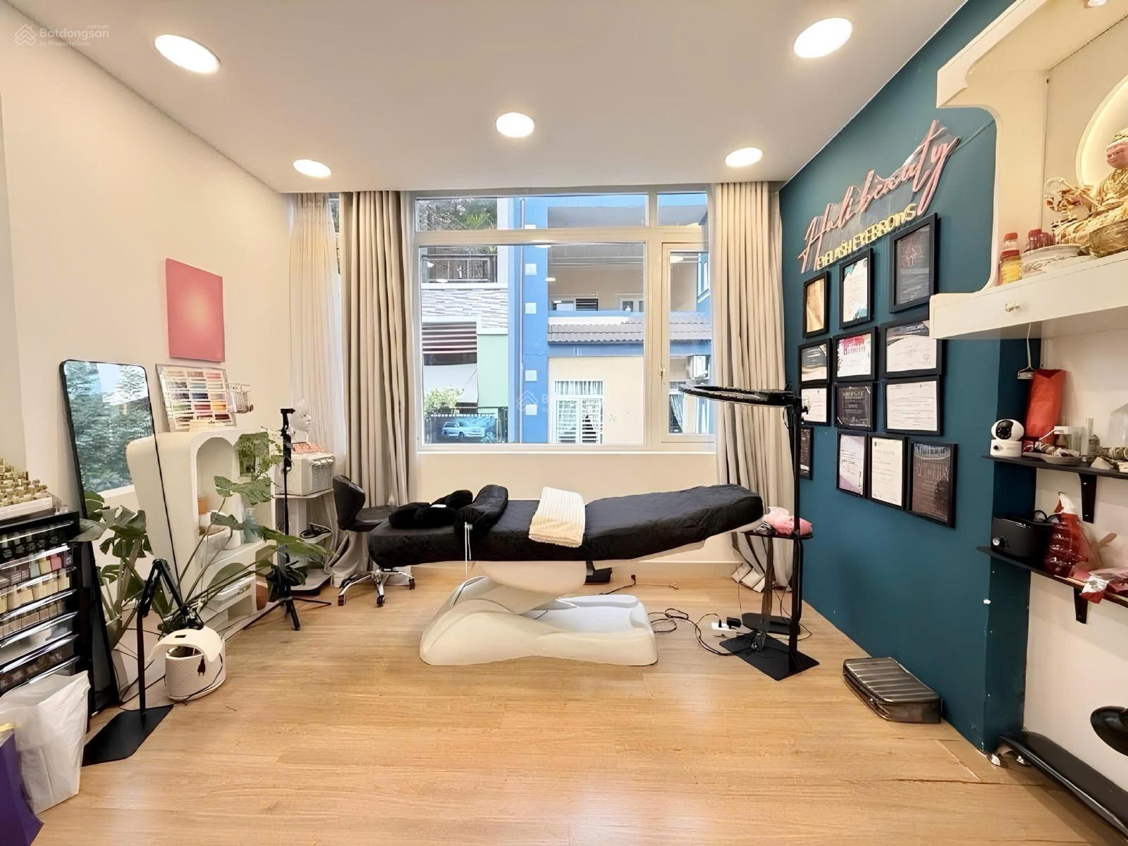 Đường Xe Hơi 8m Thông - DT: 4x16 (65m2) - Nhà Đúc 2 Tầng, Cầu Xéo Cạnh Gò Dầu - chỉ 8.2 T