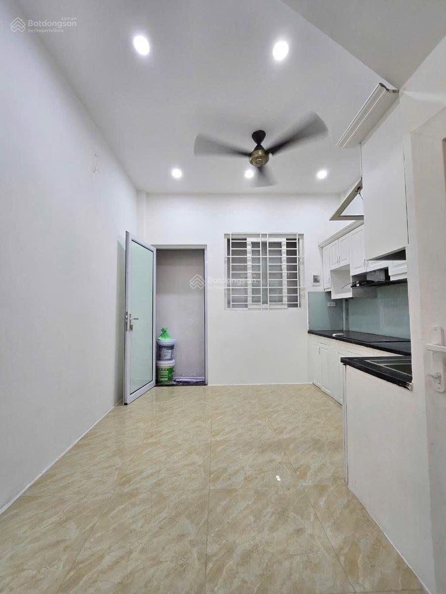 Kim Giang ngõ thông, 2 thoáng. Diện tích 35m x 5 tầng. Full nội thất. Ô tô 50m. Gấp gấp. Lh 0989388