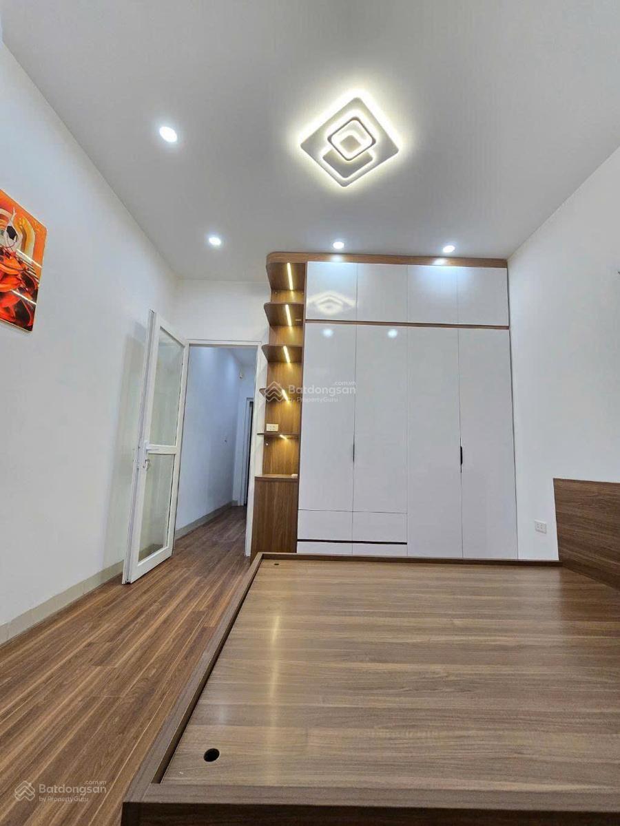 Kim Giang ngõ thông, 2 thoáng. Diện tích 35m x 5 tầng. Full nội thất. Ô tô 50m. Gấp gấp. Lh 0989388