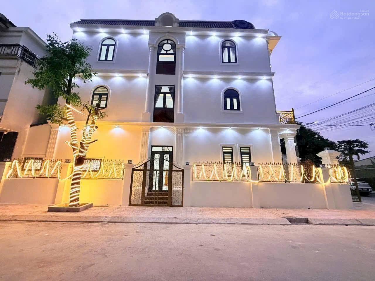 Siêu phẩm biệt thự góc 2 mặt tiền phong cách Hoàng Gia giá 7tỷ600 Đ/C: Phường An Phú TP. HCM