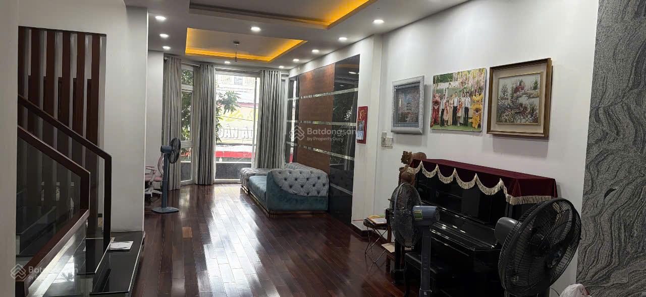 NHÀ MỚI ĐẸP ! Ngay Cách Mạng Tháng 8 P.7 Quận Tân Bình - DT: 6x20m - 4 Tầng - Giá 23 Tỷ