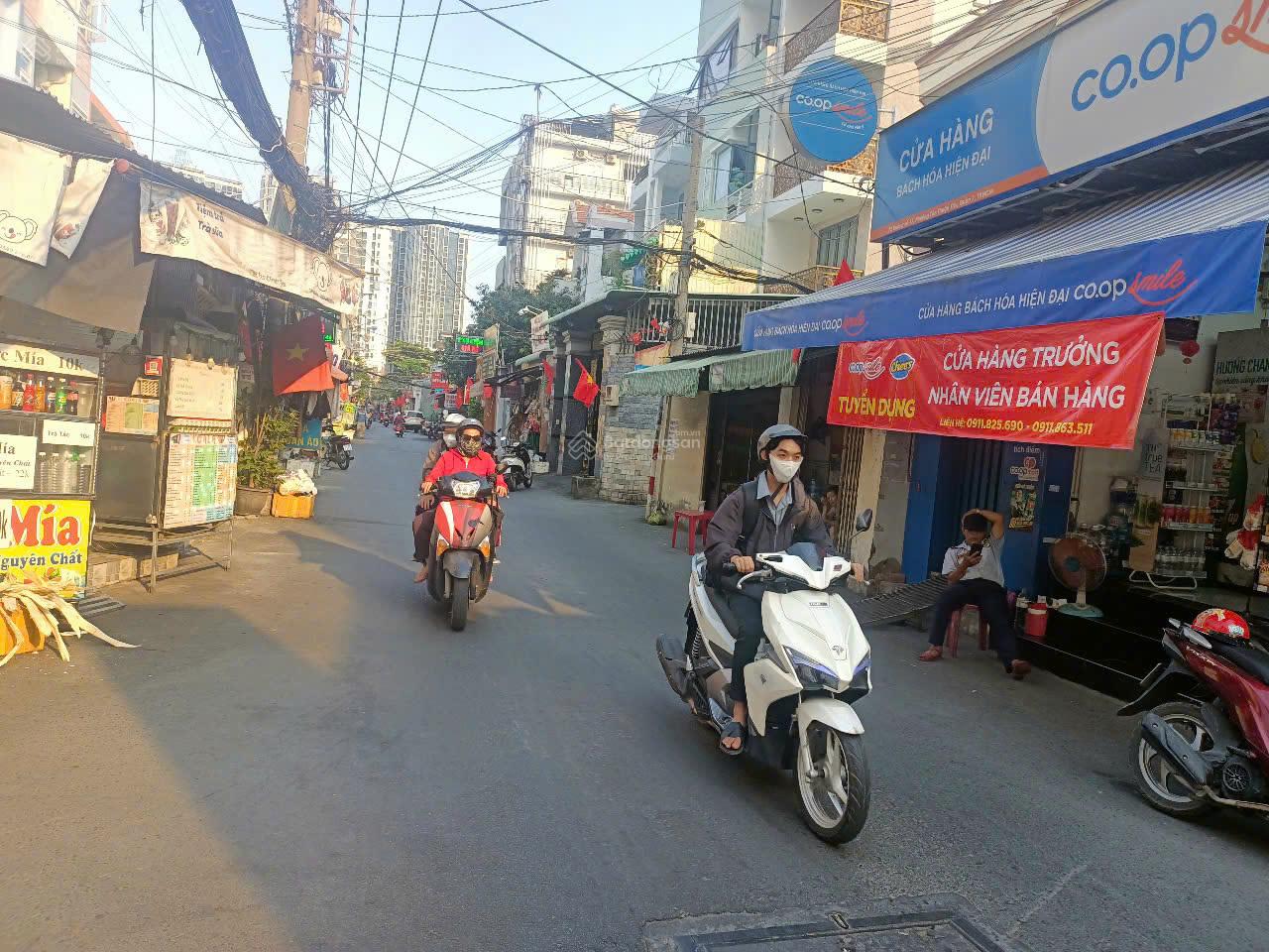 Dãy trọ Quận 7 hẻm nhựa 7 m, không ngập, 168 m2 giá 9,2 tỷ