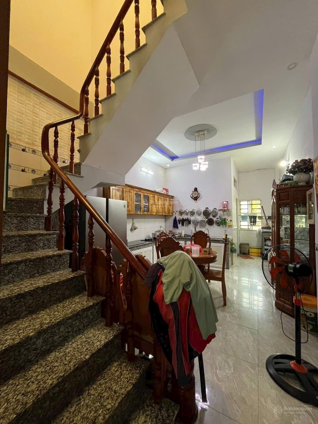 Cần bán nhà 1 trệt 1 lầu ( DT sổ : 78m2 ) sổ Hoàn Công , gần AEON Mall đang xây dựng