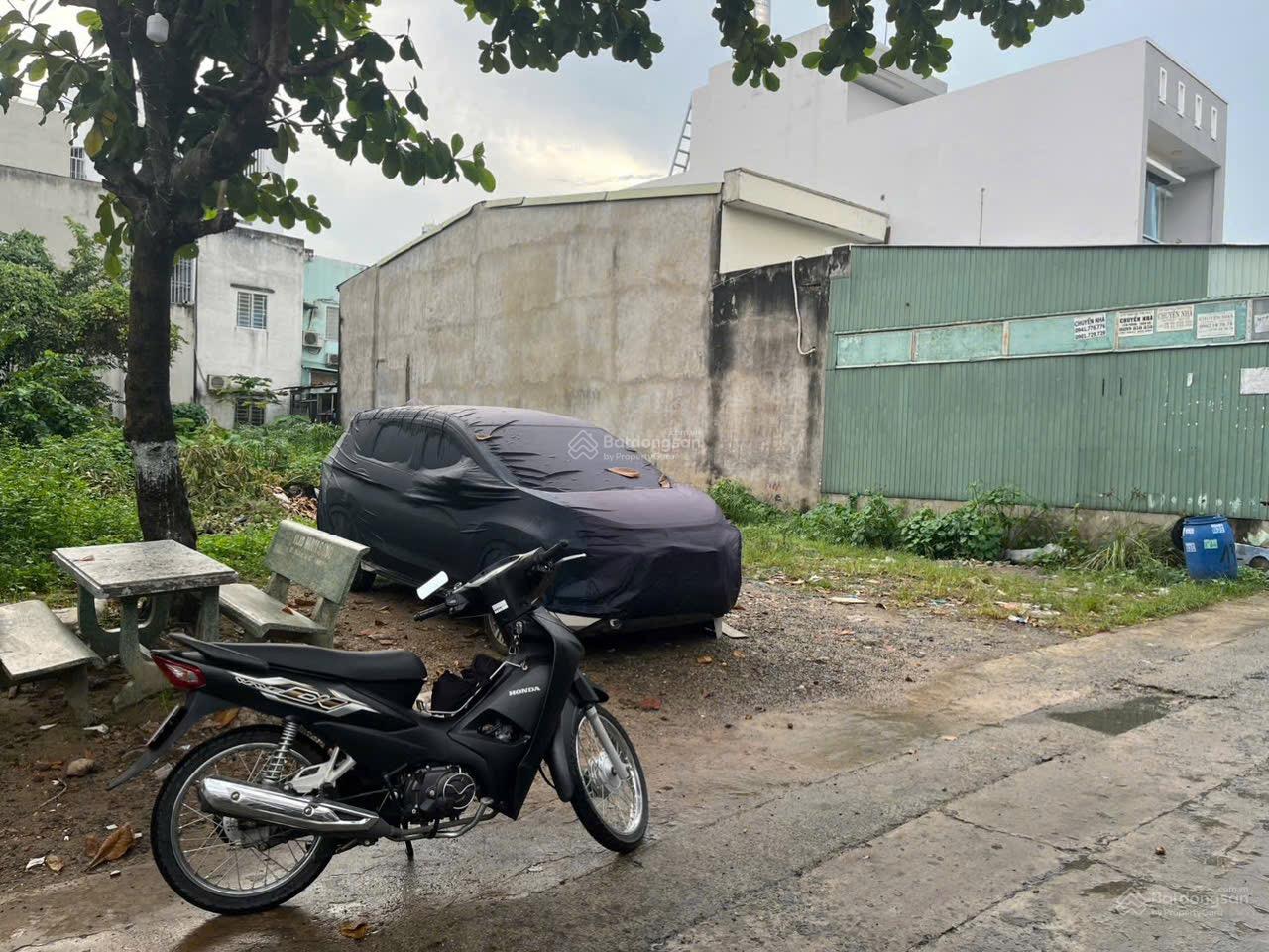 GẤP BÁN - Lô Đất - HXH 7m - ĐÌNH PHONG PHÚ, TNP - 180m2 (6 x 30) - Chỉ 10.x Tỷ TL
Ngay LÊ VĂN VIỆT