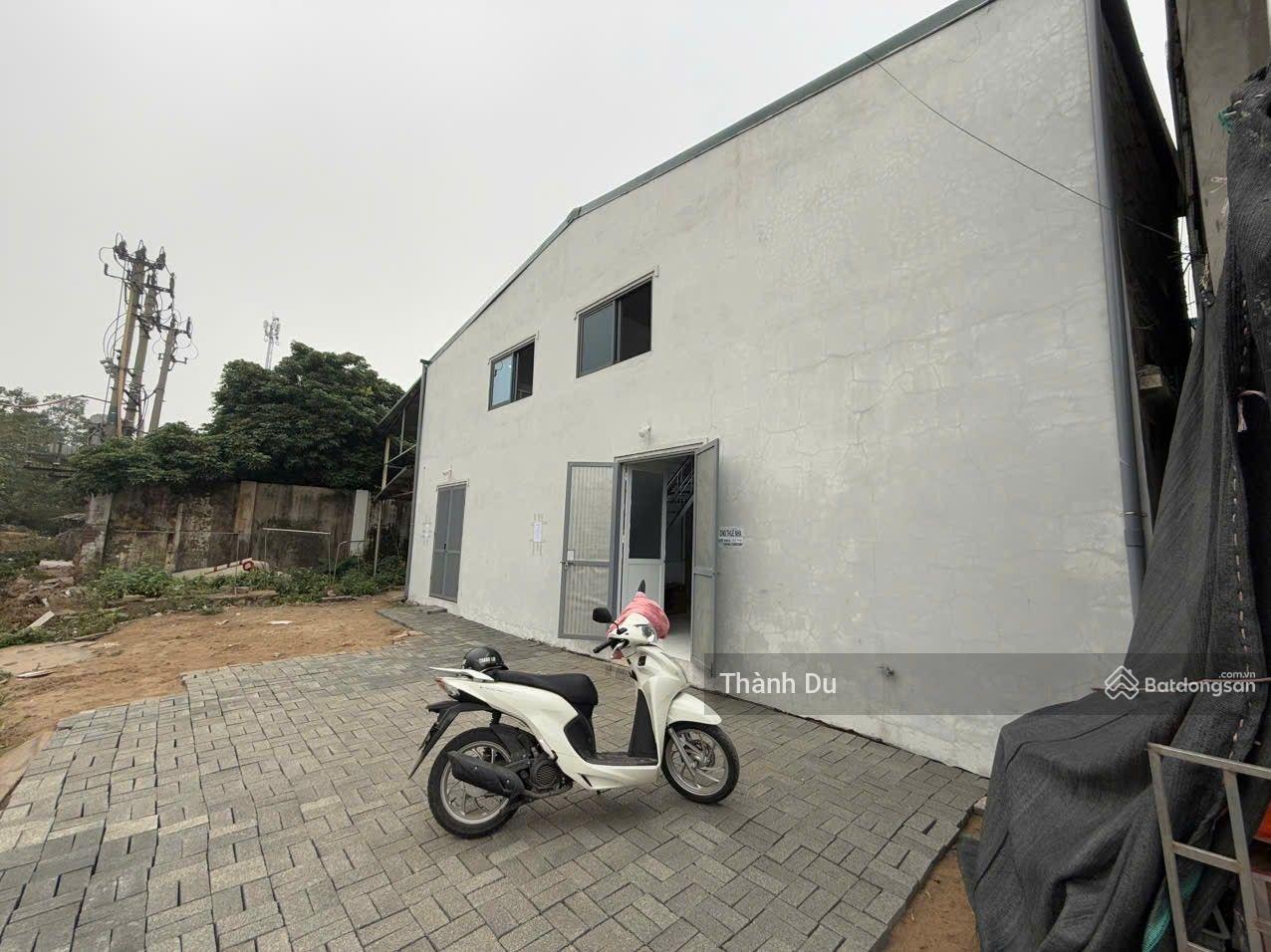 CHO THUÊ NHÀ ĐẸP MỚI XÂY NGUYÊN CĂN ĐỨC GIANGMẶT TIỀN RỘNG, VỈA HÈ to ĐƯỜNG TO 6tr/ tháng CHO THUÊ NHÀ ĐẸP MỚI XÂY NGUYÊN CĂN ĐỨC GIANGMẶT TIỀN RỘNG, VỈA HÈ to ĐƯỜNG TO 6tr/ tháng